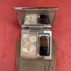 Cle de Peau Luminizing Face Enhancer. New!